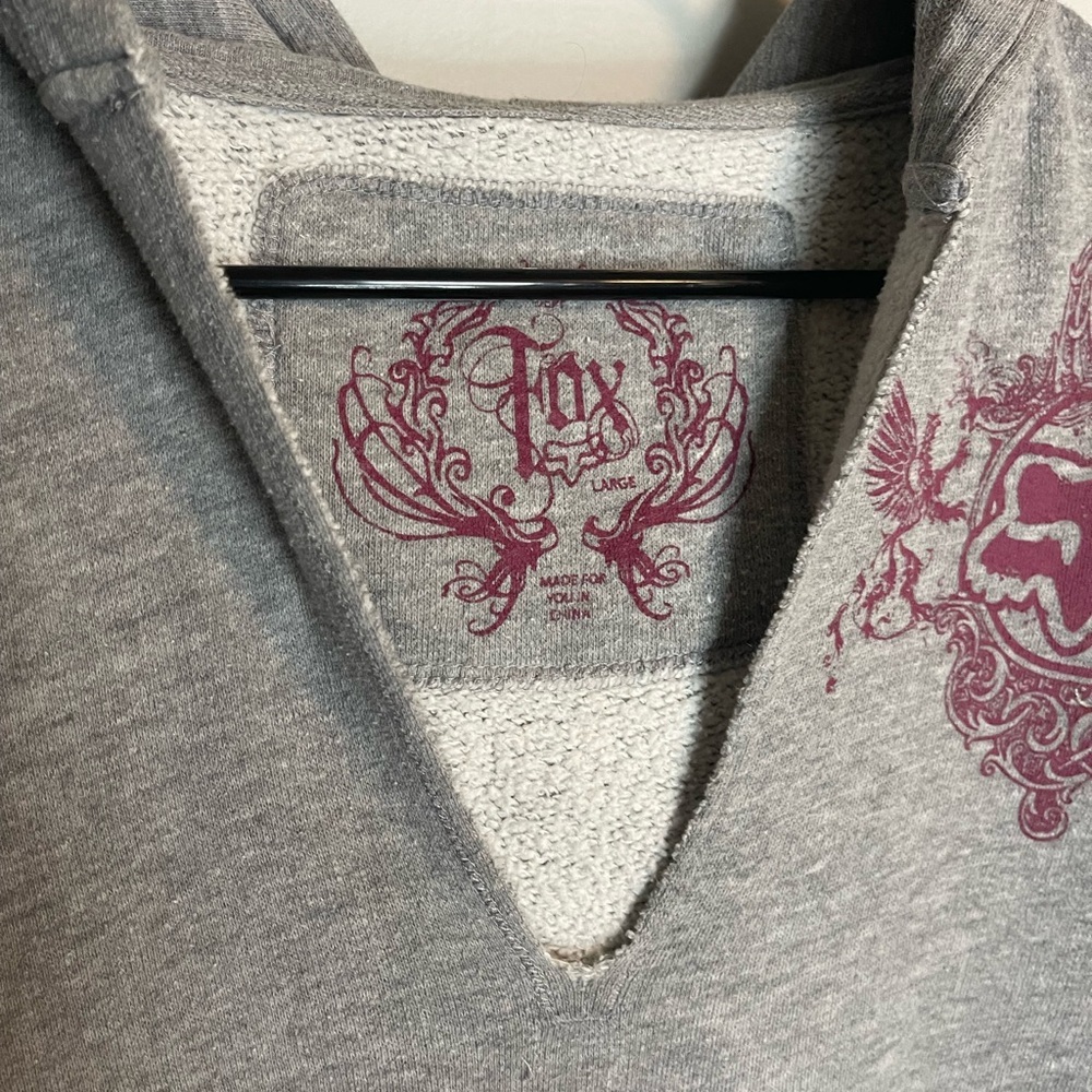 Fox Gray V-Neck Hoodie Sweater Soft Knit Casual Y2K size Large - Picture 3 of 12